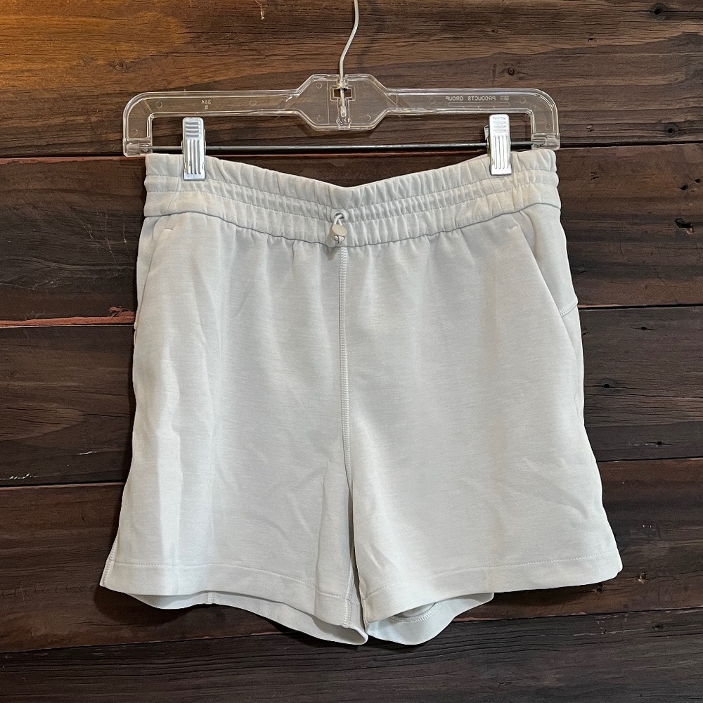 Lululemon Softstreme High-Rise Short 4" Mojave Tan